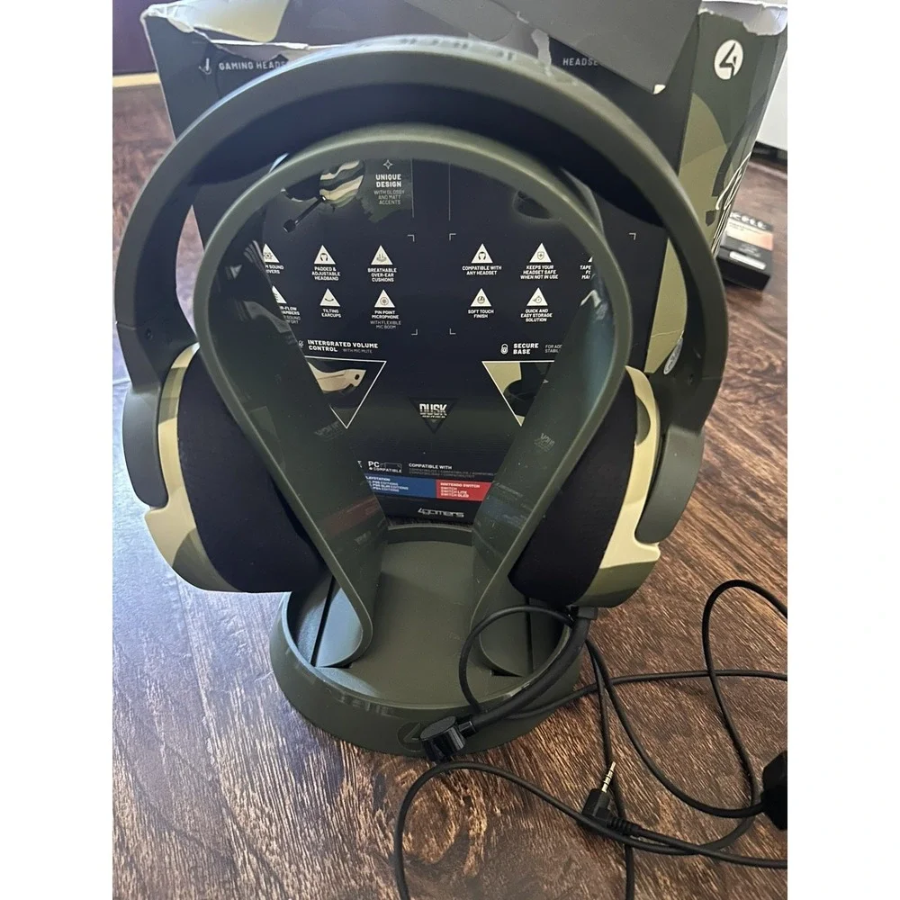 PC Accessory: Wired Headset - 4Gamers Panther Headset with Stand - Wave Forest: